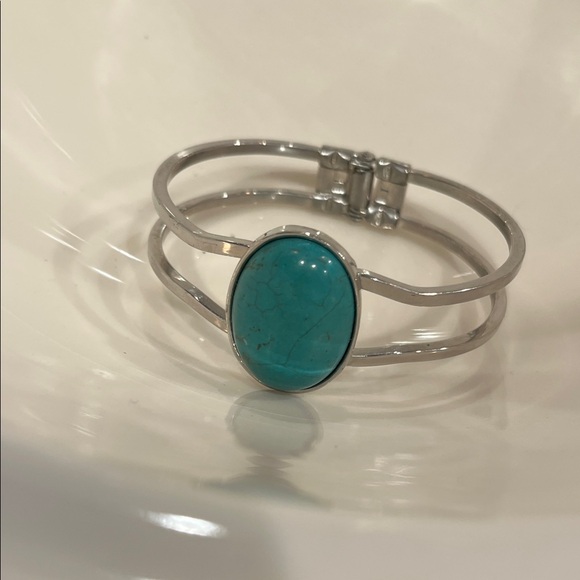 None Jewelry - FAUX TURQUOISE HINGED BRACELET BLUE GREEN WITH SILVER TONE BANGLE